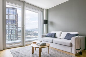 TV, stereo - Chic Wieden 1BR w/ Balcony, Gym, Elevator, walk to U-Bahn, by Blueground (Vienna)