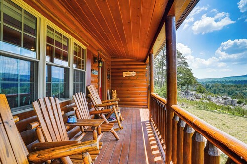 Secluded Mountain Cabin in Wardensville!
