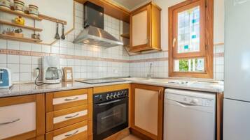 Køleskab, mikrobølgeovn, ovn, opvaskemaskine