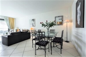 Dining - Cannes centre 2mins from beach stunning 3-Bed Apt (Cannes)