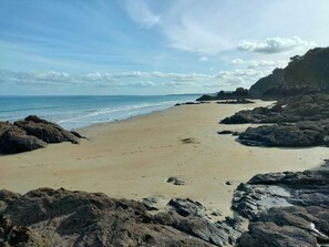 Beach - House - Sleeps 4 with Log Burner & Pet Friendly (Kerien)
