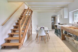Dining - Cottage - Sleeps 4 with Log Burner & Pet Friendly (Kerien)