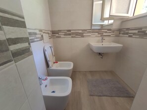 Een douche, een bidet
