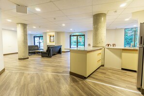 Interior - 1 bedroom / 1 bathroom Suite, Pool, Ski in/Ski out on Blackcomb Mountain, A/C in living room (Whistler)