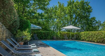 Maison de campagne avec vue et piscine