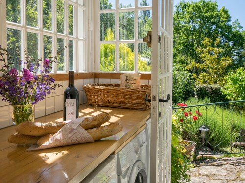 Imposantes Landhaus mit Aussicht und Schwimmbad