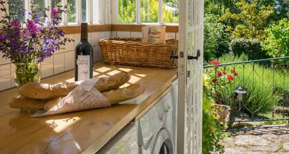 Country house with views and swimming pool