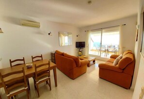 TV, DVD player - Pet-friendly Apartment Casa Panorama with Sea View, Pool, A/C, Wi-Fi & Terrace (Benitachell)
