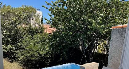 Villa privative avec piscine et parking privé