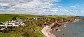 Clifftop Cottage - A Seaside Sanctuary