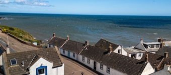 Clifftop Cottage - Seaside Retreat