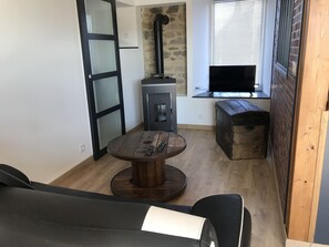 Télévision, table de tennis de table