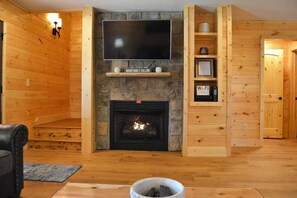 Interior - NEW! Luxury Cabin/Hot Tub/Theater Seats/Fire Pit (Gatlinburg)