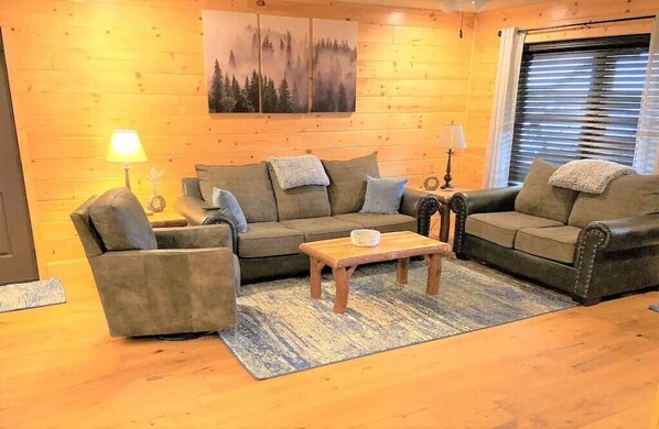 Flat-screen TV, fireplace