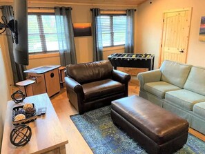 Flat-screen TV, fireplace