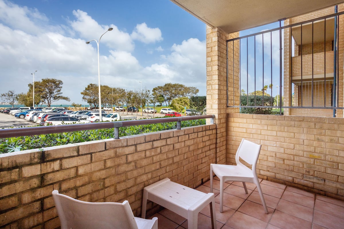 Deluxe 2 Bedroom Ground Floor Apartment | Terrace/patio