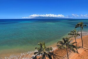 On the beach - Valley Isle Resort #707 - Vacation West Maui - Beachfront Luxury (Lahaina)