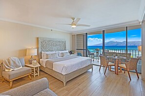 Interior - Valley Isle Resort #707 - Vacation West Maui - Beachfront Luxury (Lahaina)