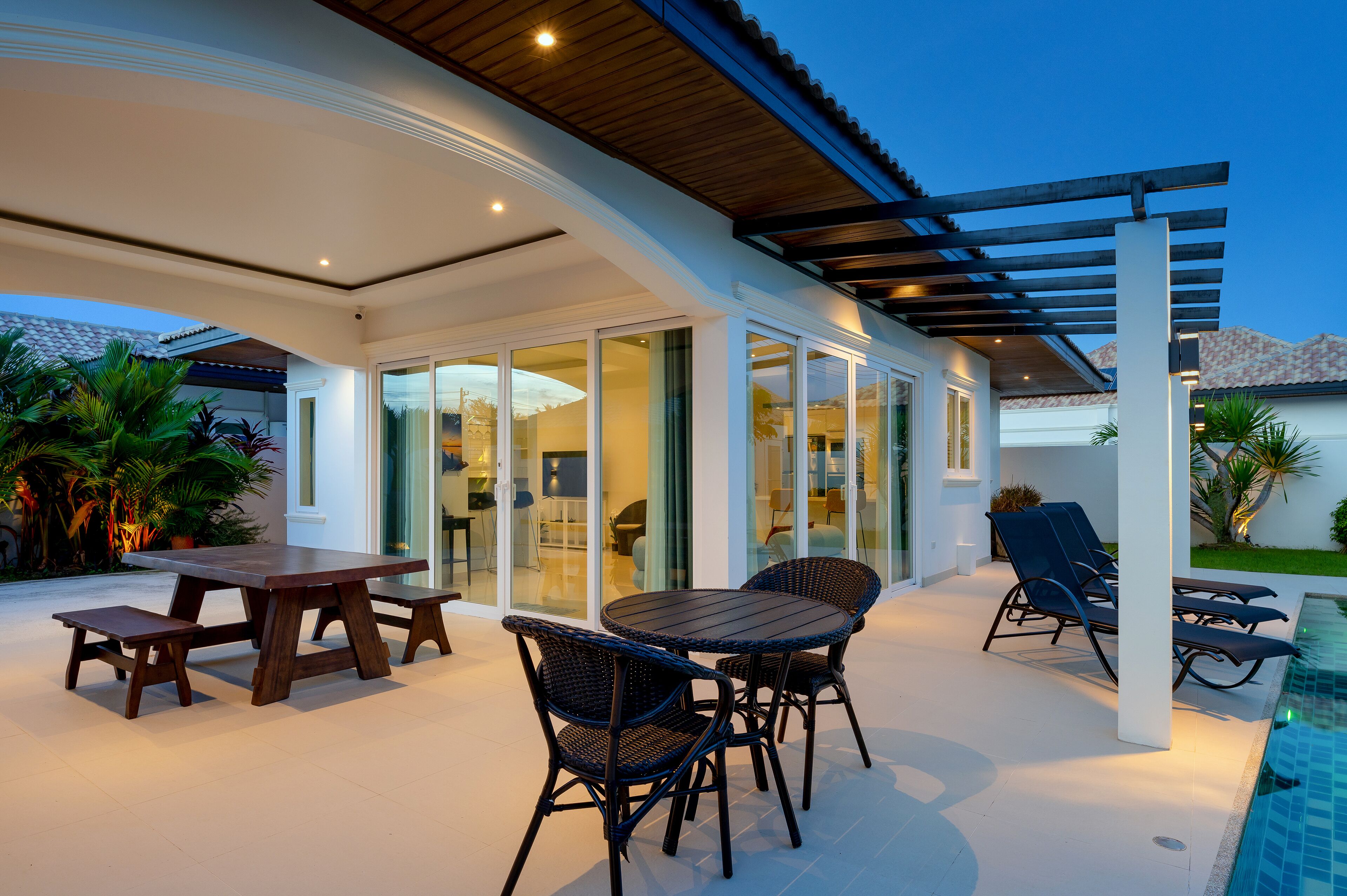 Biệt thự phong cách cổ điển | Hiên