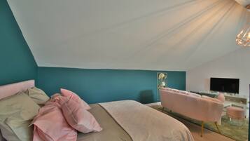 1 bedroom, free WiFi, bed sheets