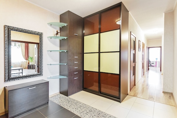 Comfort appartement | 2 slaapkamers, luxe beddengoed, een kluis op de kamer, een bureau