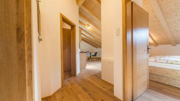 2 dormitoris, un bressol de viatge, wifi gratuïta i roba de llit