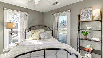 4 bedrooms, desk, laptop workspace, iron/ironing board