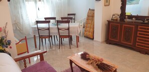 Dining - Casa Rurale Nonna Pina (Gallo)