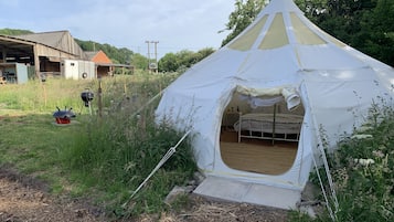 Cabin, 1 Queen Bed | Property grounds