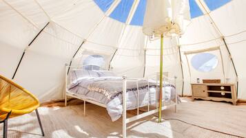 Kabin, 1 Tempat Tidur Queen | 1 kamar tidur dan seprai linen