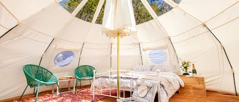 Mökki, 1 keskisuuri parisänky | 1 makuuhuone, vuodevaatteet