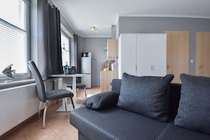 Fernseher, Stereoanlage