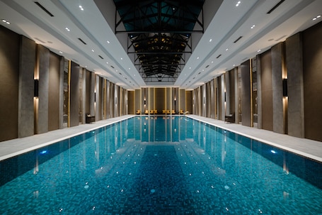 Indoor pool. Frankfort Hotel & Spa