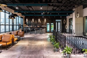 2 bars/lounges - Frankfort Hotel & Spa (Tashkent)