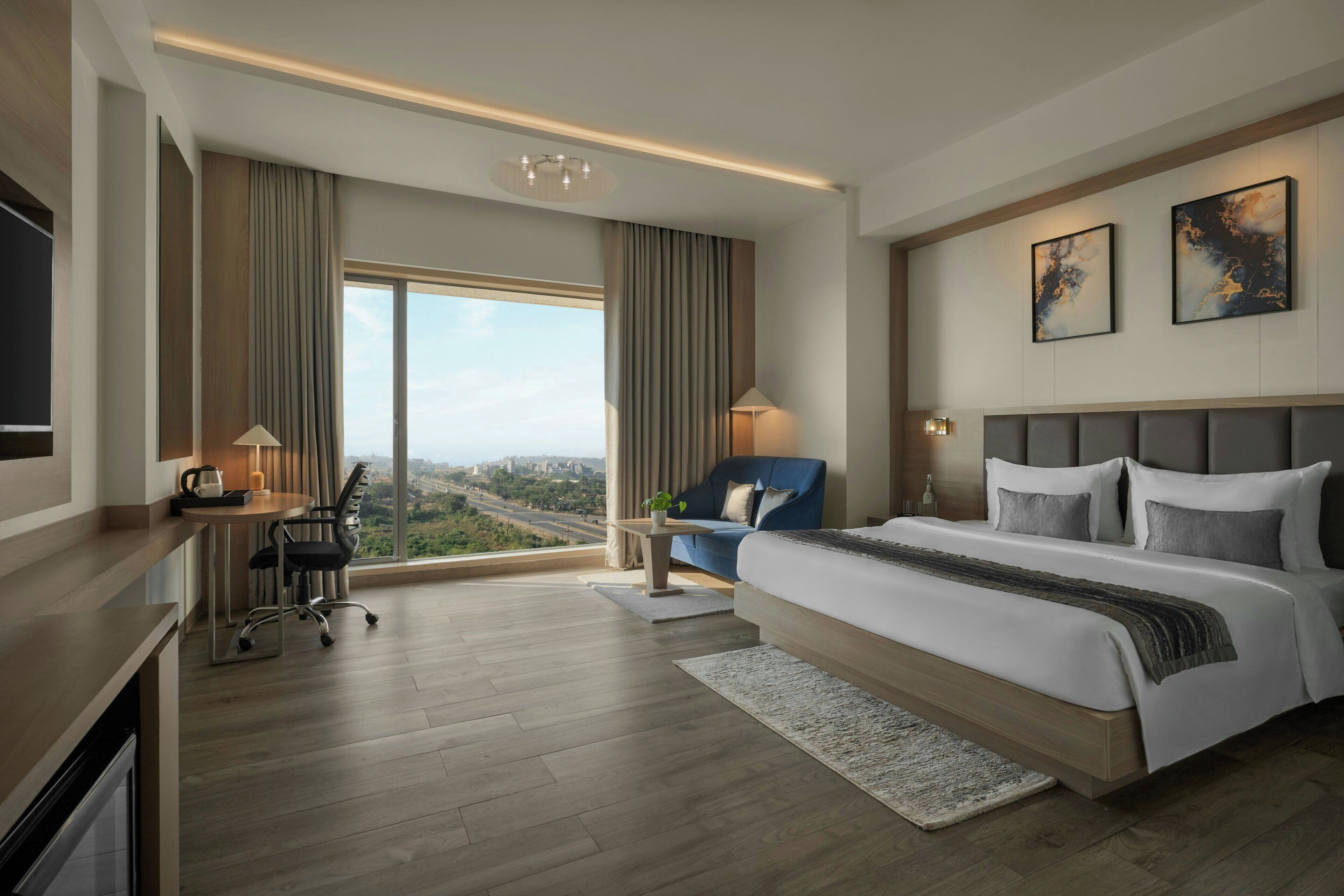 Premium Room, 1 King Bed, City View