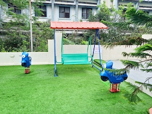 Children’s play area – outdoor