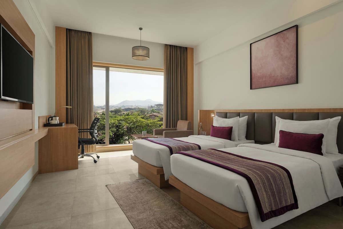 Classic Room, 2 Single Beds, Mountain View