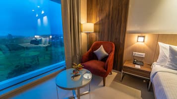 Winter Green Room | 1 bedroom, premium bedding, minibar, in-room safe