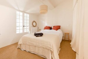 1 chambre, bureau, Wi-Fi gratuit, draps fournis