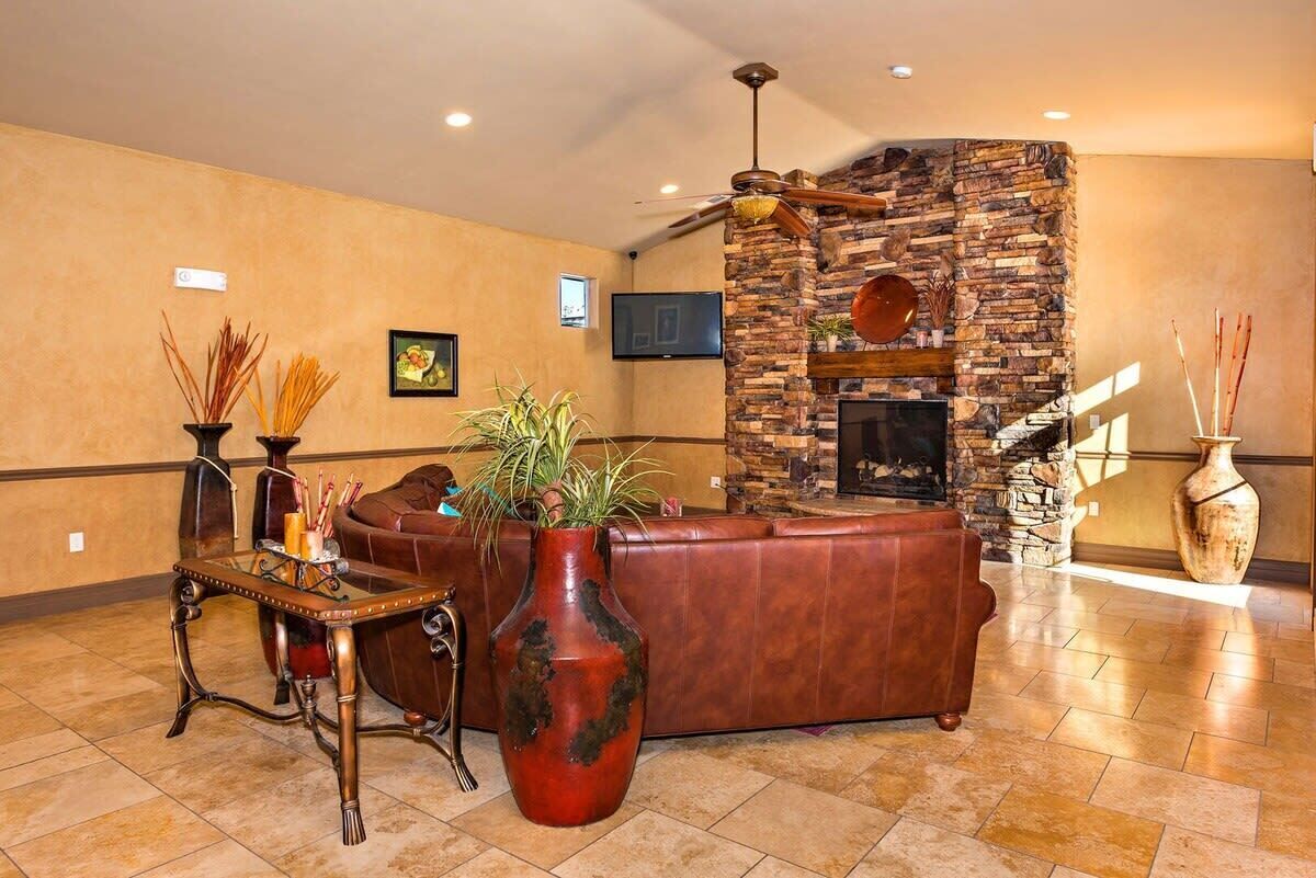 TV, fireplace, offices
