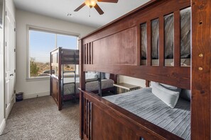 3 Schlafzimmer, Bügeleisen/Bügelbrett, Reisekinderbett, WLAN