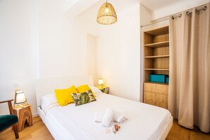 Iron/ironing board, free WiFi, bed sheets - PARADISIO 2 AP4237 By Riviera Holiday Homes (Niza)