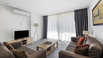 Smart TV, DVD player