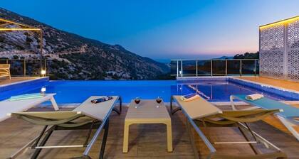 La Villa Celine-Complete privacy with wonderful sea and nature view. Top quality