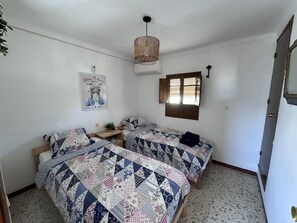 2 bedrooms, WiFi, bed sheets