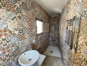 Hair dryer, towels - Small Traditional Spanish House in Patio De Las Comedias, Iznajar (Iznájar)
