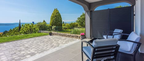 Apartment (A2) | Water view
