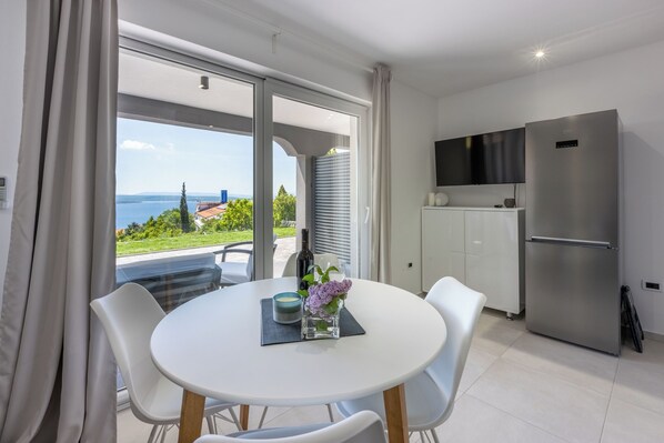 Apartment (A1) | Dining - Apartments Rose (Crikvenica)