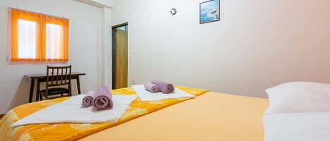 1 室のベッドルーム、WiFi (無料)