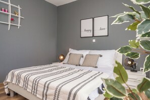 4 bedrooms, iron/ironing board, free WiFi - Villa Petrel (Pakostane)